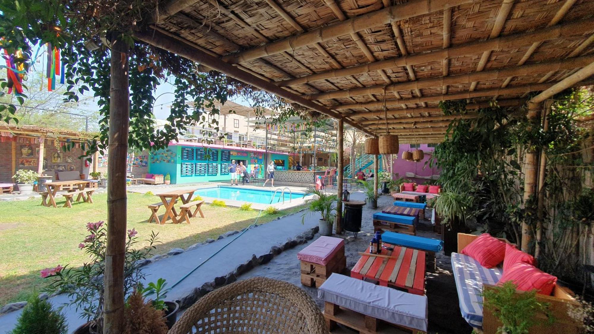 The Upcycled Hostel Huacachina Ica Bagian luar foto