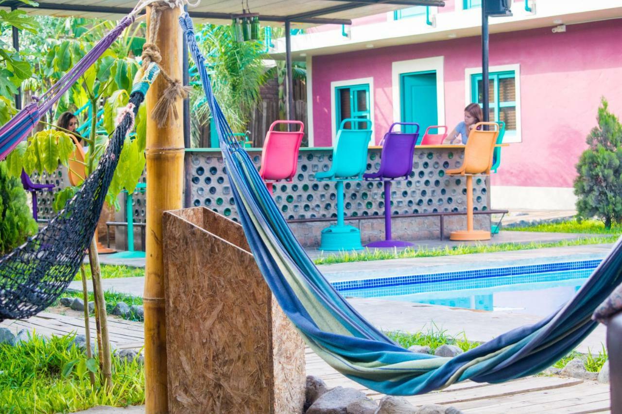 The Upcycled Hostel Huacachina Ica Bagian luar foto